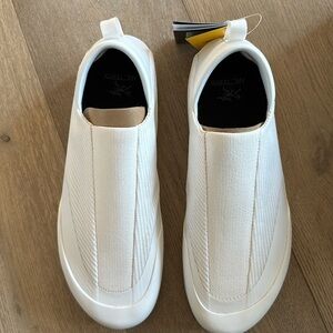 NWT Men’s Arc’teryx Shoe